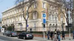 Hungaria Usir 10 Diplomat Rusia, Hubungan Memburuk