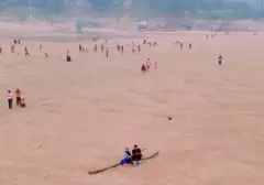 Kemarau Panjang Ubah Sungai Kalimantan Jadi Gurun Pasir Buatan
