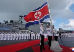Kim Jong Un Tinjau Kapal Perusak Berkemampuan Nuklir Terbaru Korea Utara