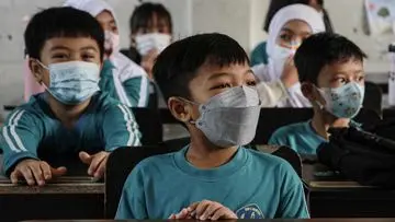 Lindungi Si Kecil dari Abu Vulkanik Anak Krakatau: Panduan Orang Tua