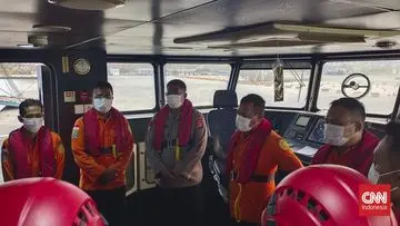 Tiga Kapal Perang TNI AL Cari Jurnalis Hilang Kontak Dekat Gunung Anak Krakatau