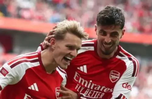 Arsenal Diunggulkan Raih Kemenangan di Markas Napoli pada Liga Champions 2026/2027