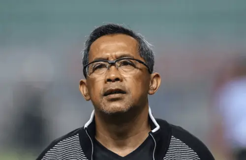 De Red FC Bidik Satu Slot Pemain Asing, Fokus Aji Santoso pada Pembinaan Talenta Muda