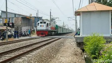 Prioritas Utama di Perlintasan Sebidang: Kereta Api Tetap Tak Tergoyahkan