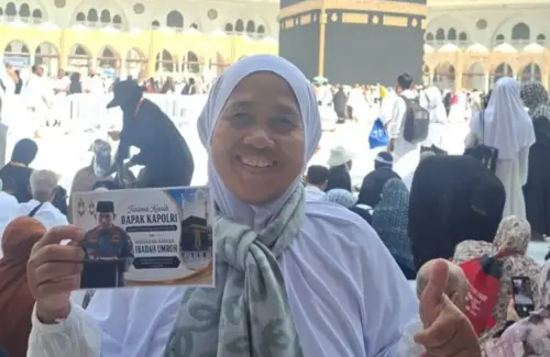 Impian Seumur Hidup Bi Heni Terwujud: Karyawan Rumah Tangga Tunaikan Umrah Berkat Program Presisi