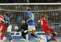 Arsenal Raih Kemenangan Krusial di Kandang Napoli dalam Laga Liga Champions