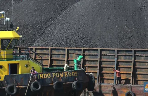 Produksi Batu Bara Indonesia Diproyeksi Turun 8 Juta Ton Per Bulan di 2026 Akibat Pemangkasan RKAB