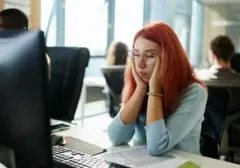 Fenomena 'Office Ageing': Ancaman Penuaan Dini Akibat Terlalu Lama di Kantor