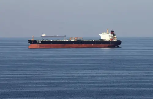Krisis Lalu Lintas Selat Hormuz: Ancaman Kelumpuhan Perdagangan Energi Global