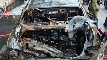 Hyundai Ioniq 6 Terbakar di Slipi Usai Tabrak Pembatas Busway, Investigasi Penyebab Dimulai