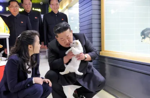 Kim Jong Un dan Putri Tercinta Tertangkap Kamera di Toko Hewan Peliharaan Pyongyang