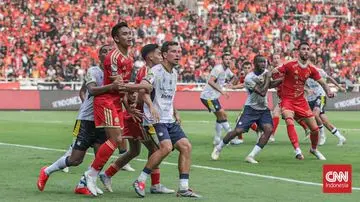 Persija Raih Kemenangan Dramatis 2-1 atas Persib Berkat Gol Ivan Mamut