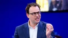 CEO Anthropic Peringatkan Perlambatan Pengembangan AI, Khawatir Dampak Global