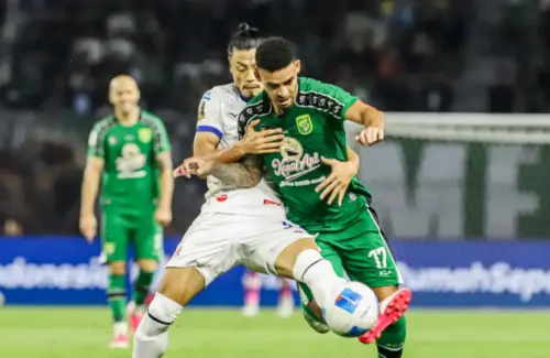 Jefferson Silva Tekankan Pentingnya Kemenangan Persebaya atas PSIM di Laga Kandang Perdana
