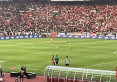 Arhan Pratama dan Ragnar Oratmangoen Ciptakan Momen Persahabatan di Tengah Derby Panas Persija vs Persib