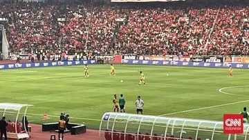 Arhan Pratama dan Ragnar Oratmangoen Ciptakan Momen Persahabatan di Tengah Derby Panas Persija vs Persib